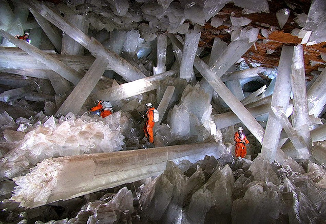 Cave of Crystals -Giant Crystal Cave